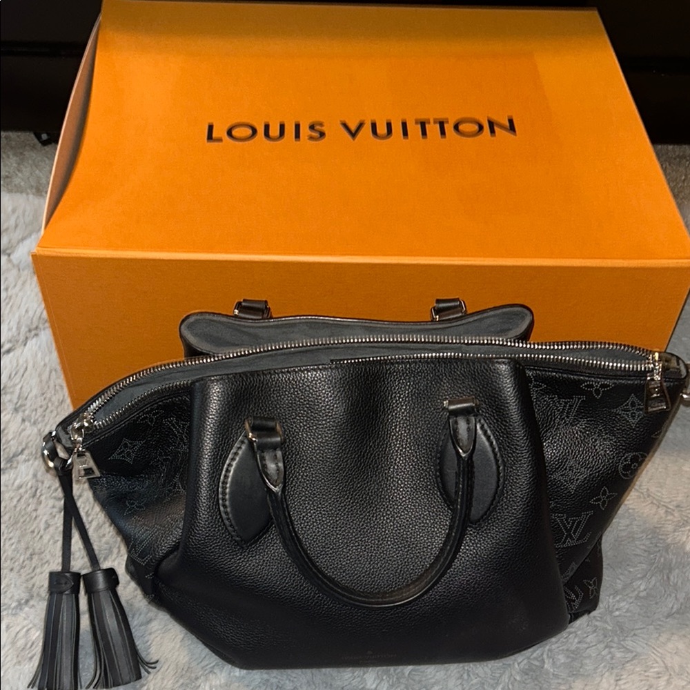 Louis Vuitton Omea Haumea Mahina Noir handbag